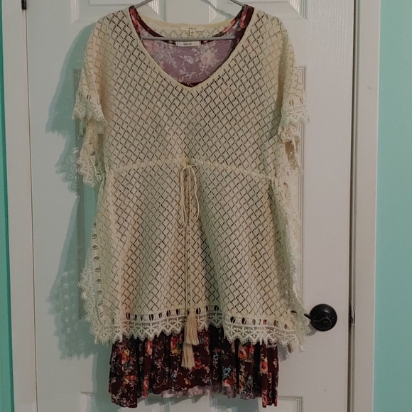 Crochet poncho - Picture 3 of 3